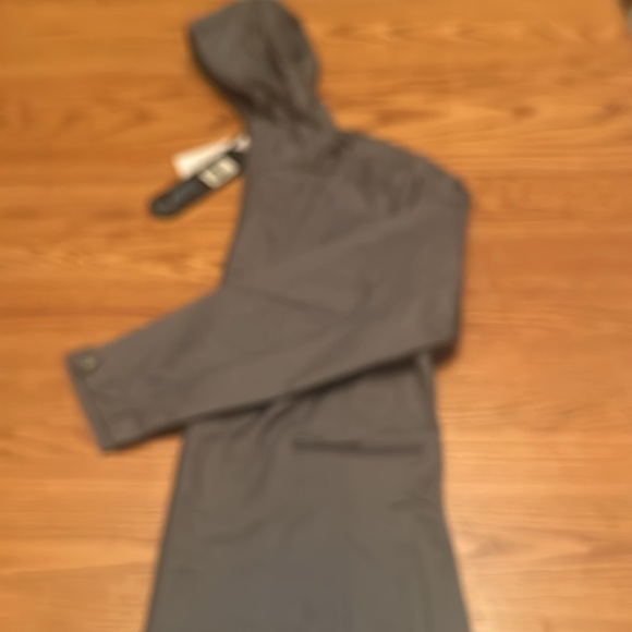 Jacket ladies windbreaker lined Sz med shldr to bottom 27” pit to pit 21 1/2” - Picture 2 of 6